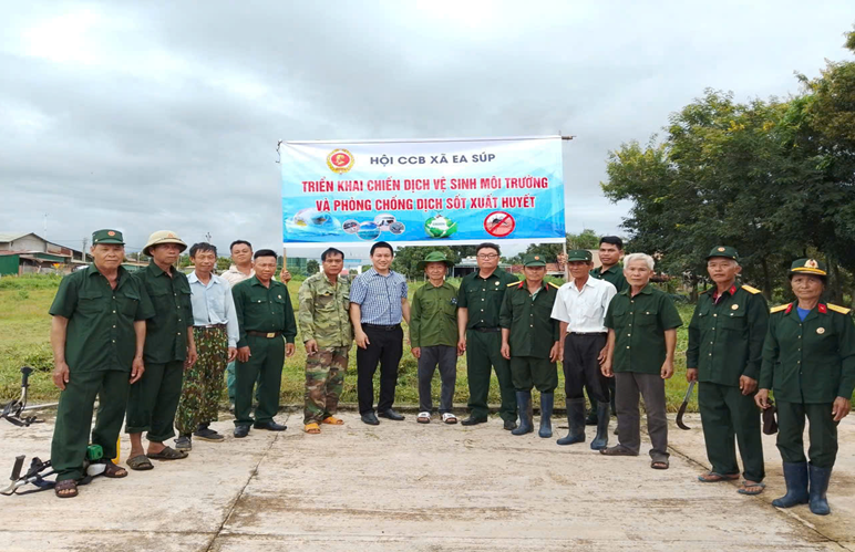 HỘI CỰU CHIẾN BINH XÃ EA SÚP RA QUÂN CHIẾN DỊCH VỆ SINH MÔI TRƯỜNG, PHÒNG CHỐNG SỐT XUẤT HUYẾT